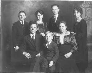 Albert O Bachman family.jpg